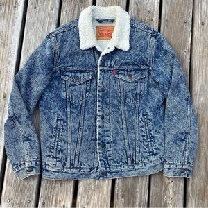 Levi’s acid wash Sherpa denim jacket. Size medium